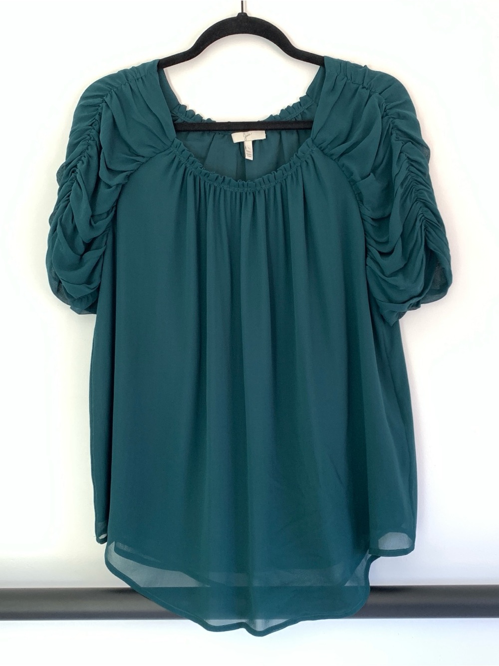 Joie Silk Ruched Sleeve Flowy Top